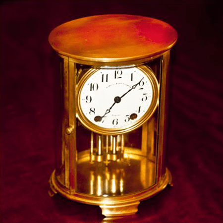 Round Clock Old