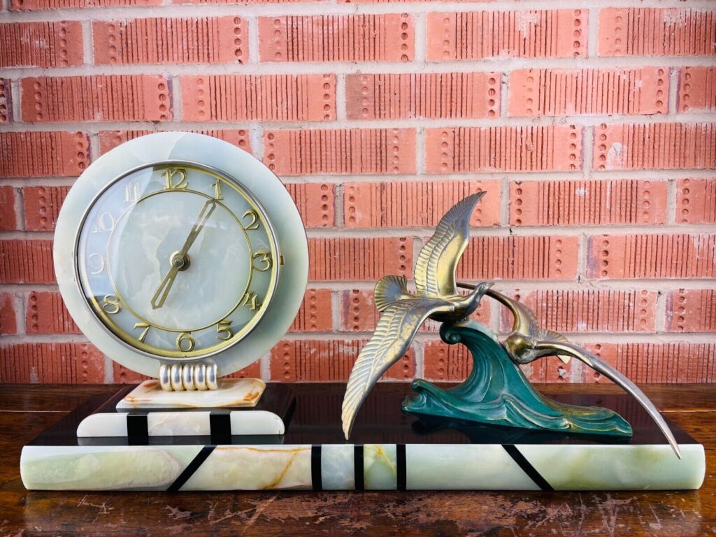 Seaguls on an Art Deco clock by Marti.